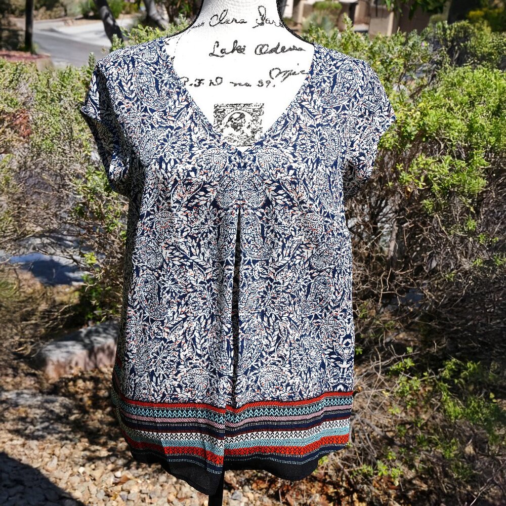 DR2 Navy White Paisley Print Short Sleeve V-Neck Top